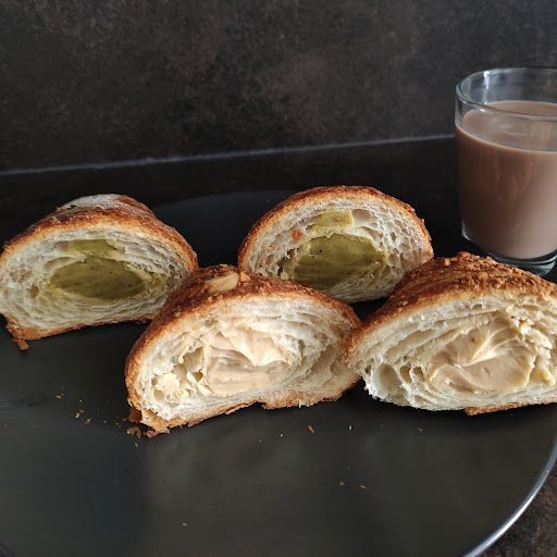 Defidu Bakery - croissant & sandwich & coffee